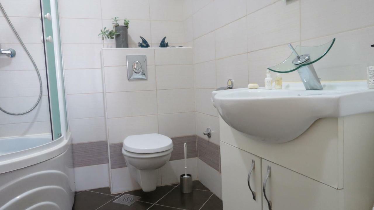 Ferienwohnung Pineta25 Pula Exterior foto